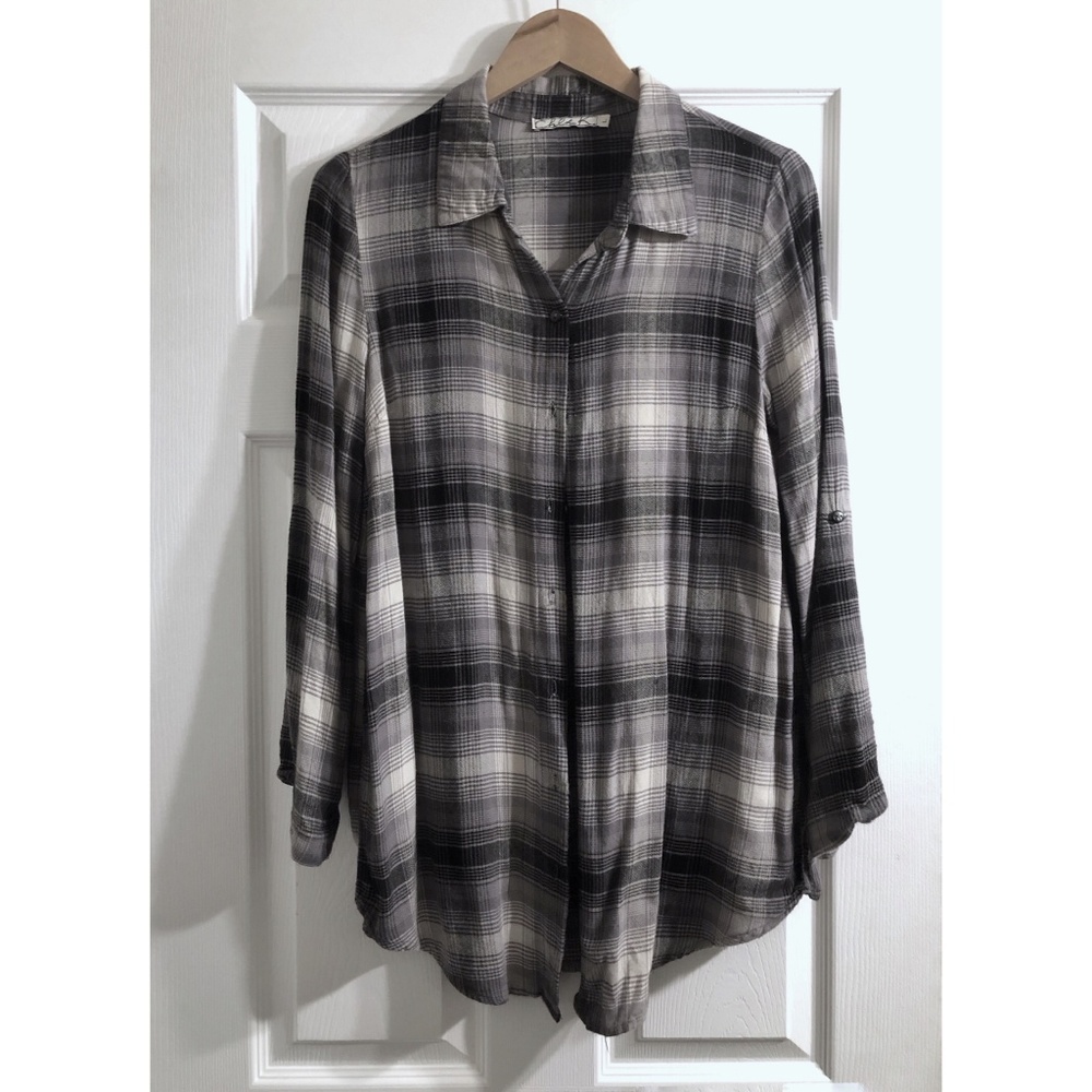 [CHLOE K] Gray Plaid Stripe Flannel